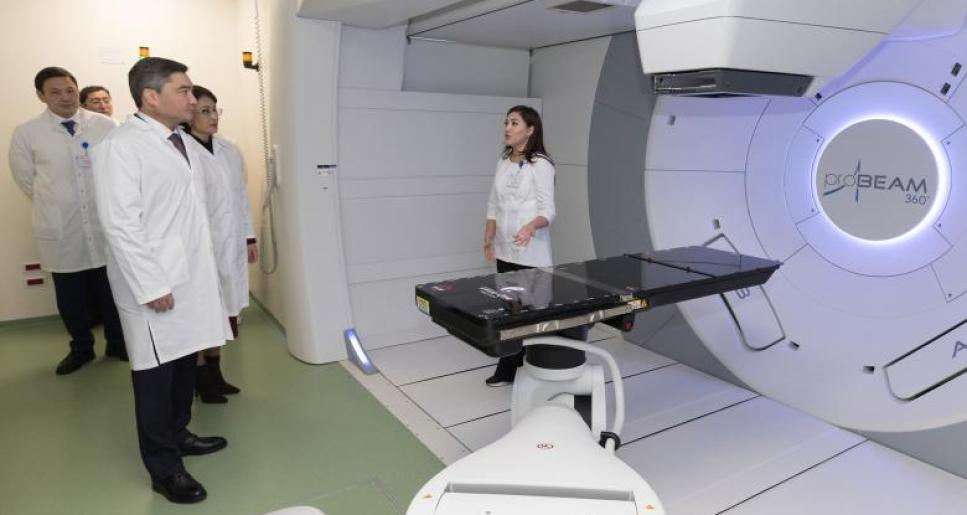 Олжас Бектенов Президенттің медицинадағы озық технологияларды дамыту жөніндегі тапсырмаларының орындалу барысын тексерді