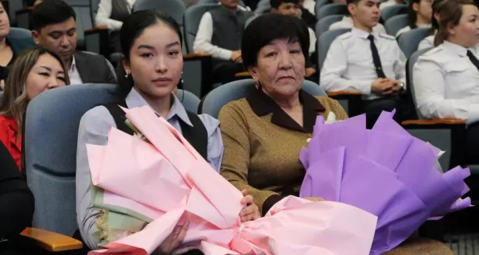 Ерлік ел жадында: Шалқар Ақымғалиевтің рухына арналған патриоттық жиын өтті