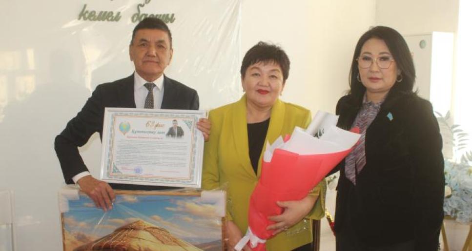 Ұстазға құрмет көрсетті