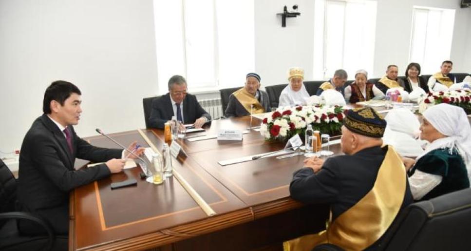 Атырауда ұзақ жыл отасқан ерлі-зайыптылар мен жас отбасыларға құрмет көрсетілді