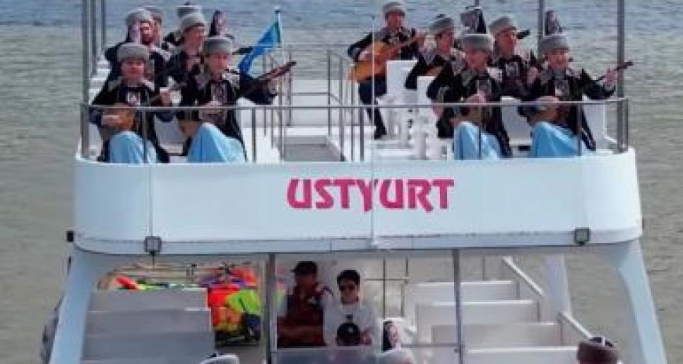 Домбыра әр аулада: Атырауда Ұлттық домбыра күніне арналған республикалық челлендж кеңінен қолдау тапты