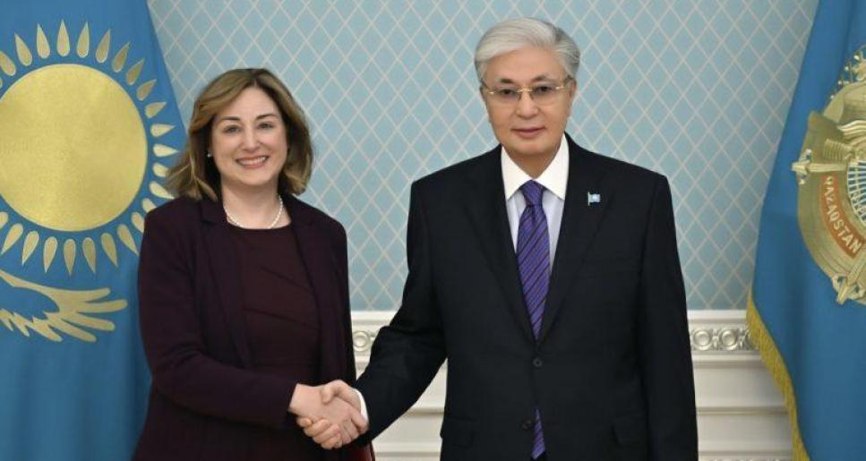 Мемлекет басшысы АҚШ елшісі Джули Стаффтты қабылдады