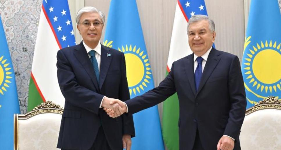 Мемлекеттер басшылары «Ташкент-Хумо» әуежайында әңгімелесті